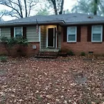 Colonial Acres Abode- East Memphis- 20 Mins To Downtown