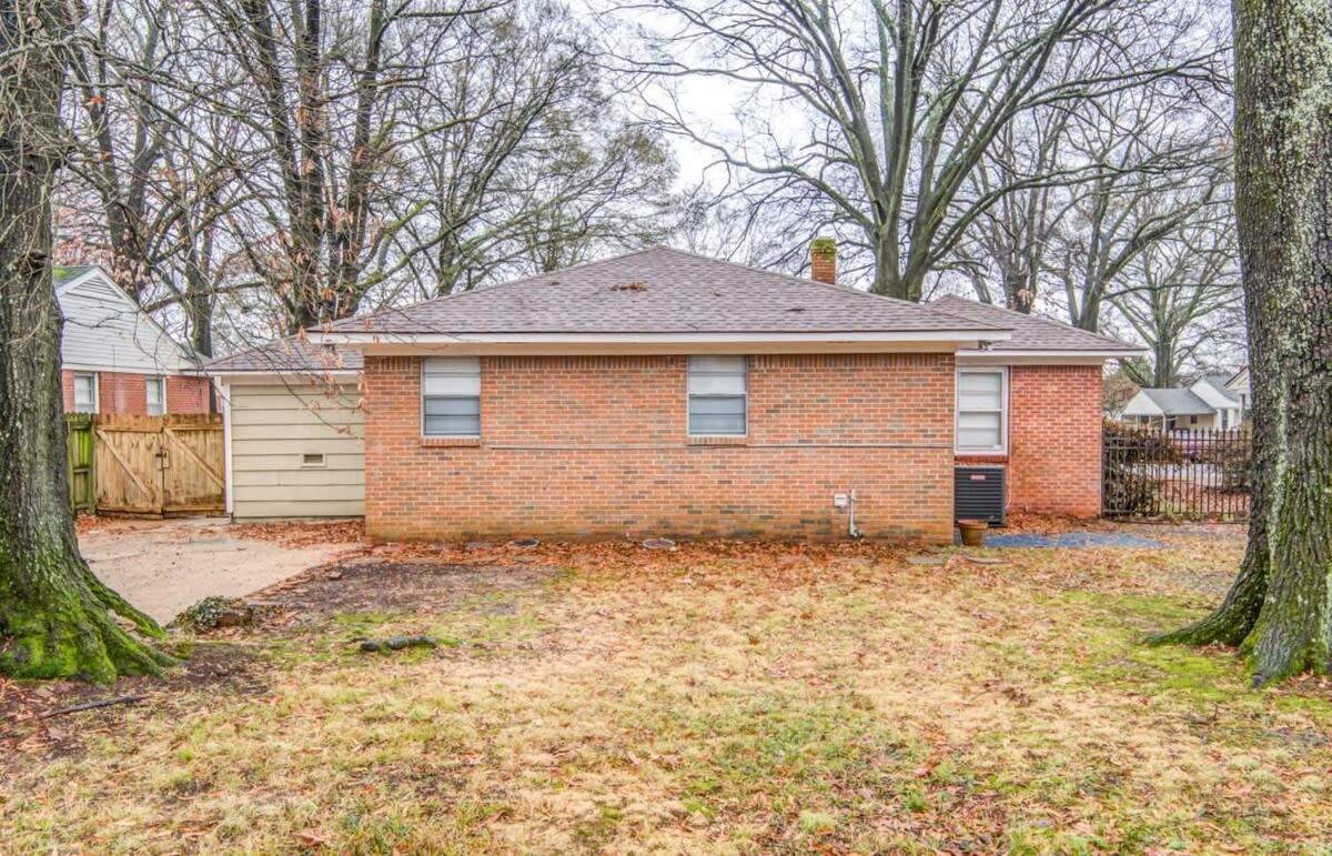 Holiday home Colonial Acres Abode- East Memphis- 20 Mins To Downtown *