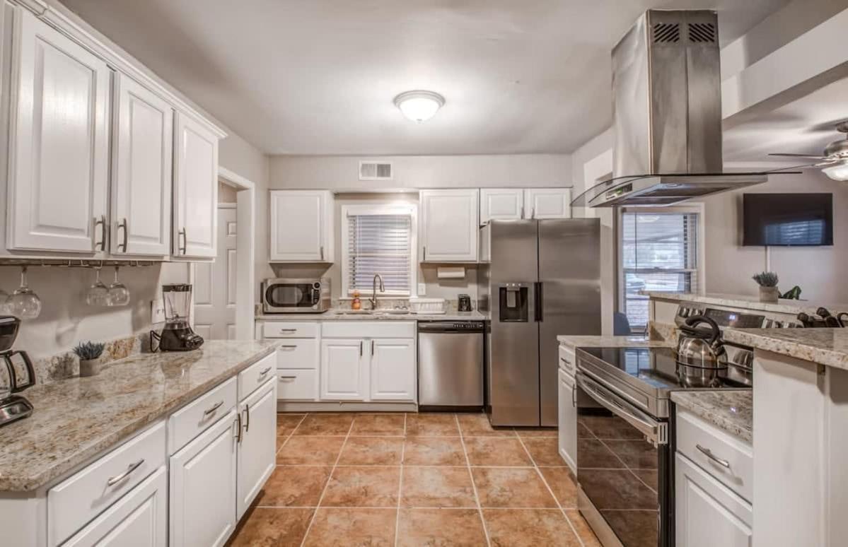Holiday home Colonial Acres Abode- East Memphis- 20 Mins To Downtown Memphis